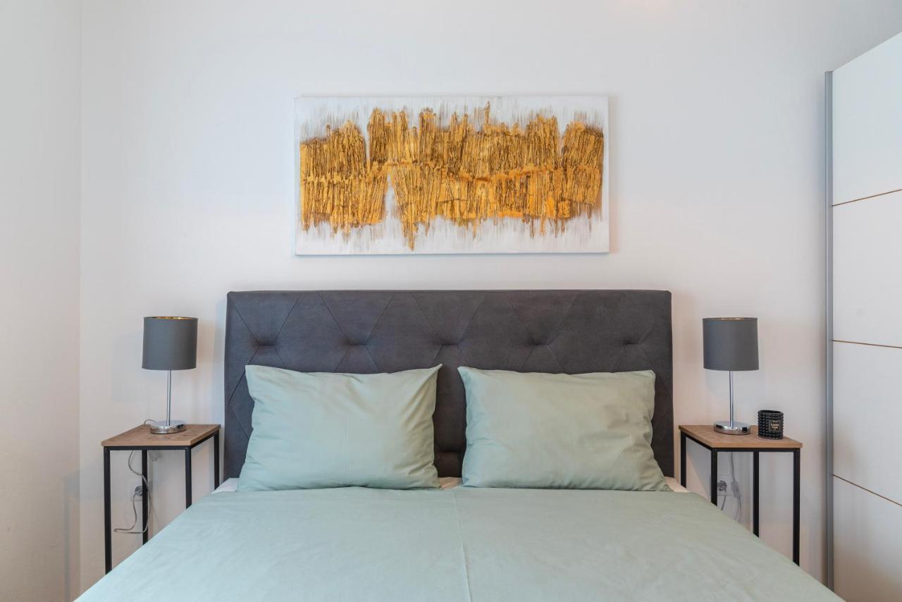 Apartmani Sara ビビニェ エクステリア 写真