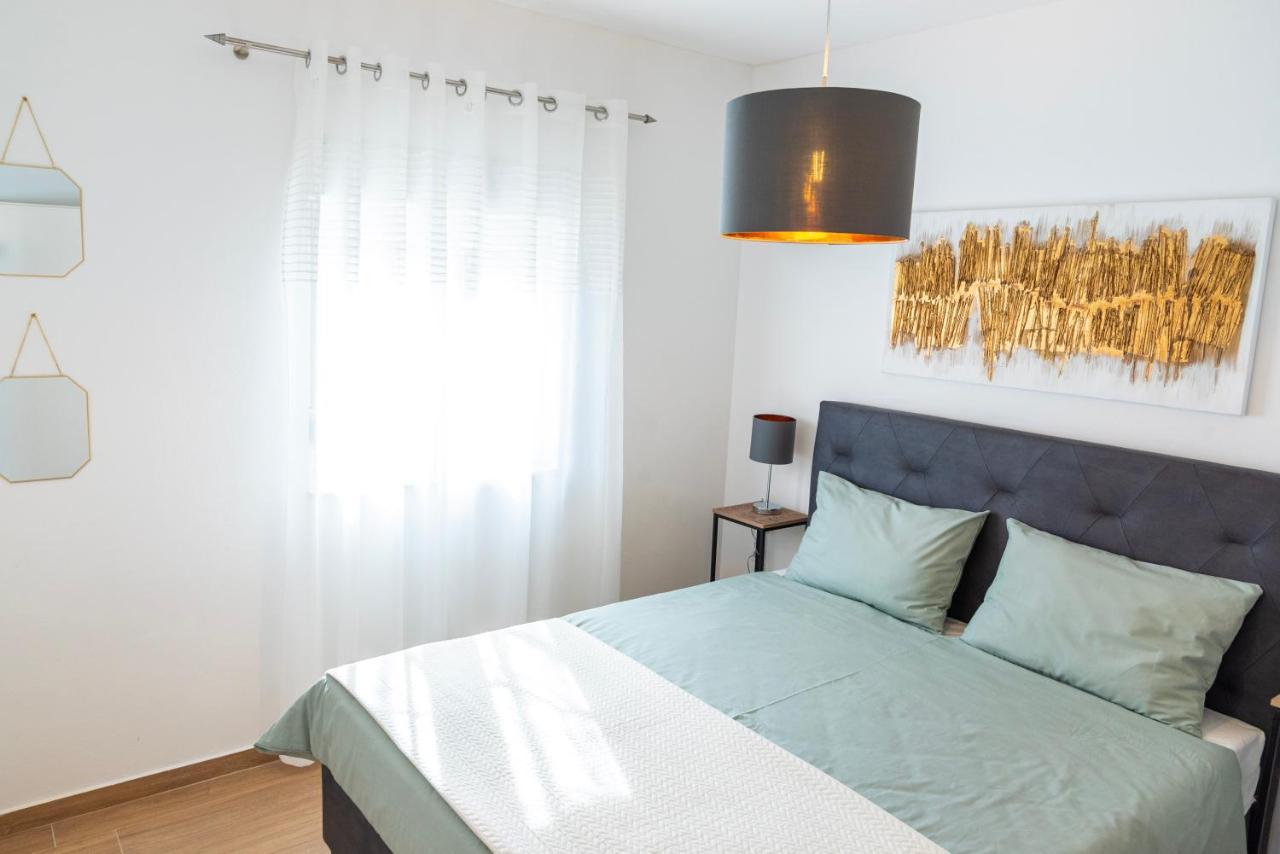 Apartmani Sara ビビニェ エクステリア 写真