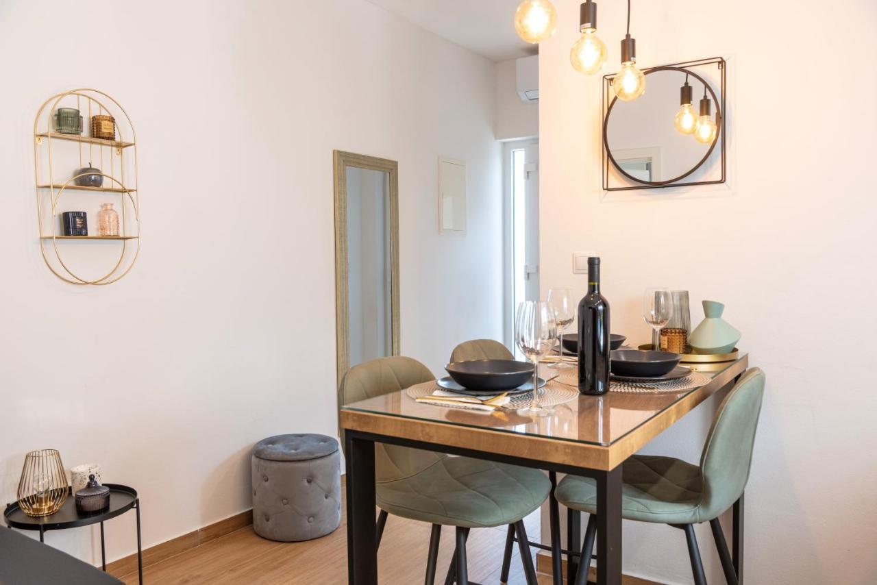 Apartmani Sara ビビニェ エクステリア 写真